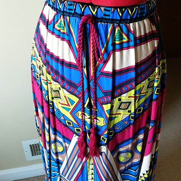 Tribal Print Maxi Skirt - Picture 2 of 3